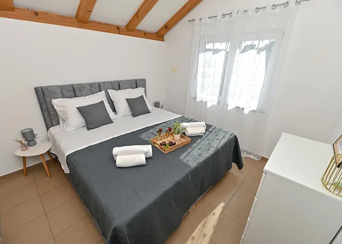 Punta 别墅 Sukošan